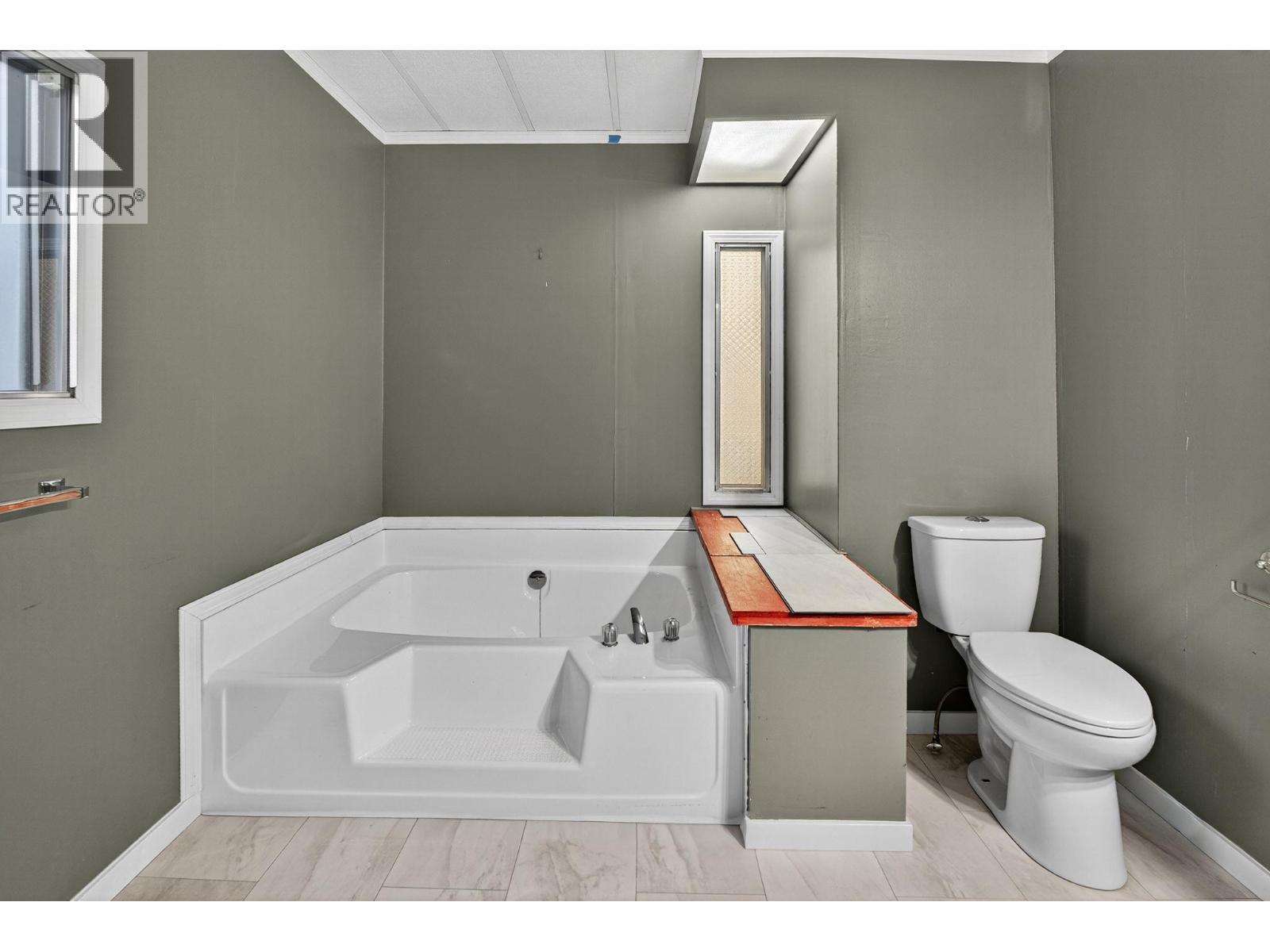 1999 97 Highway S Unit# 241, West Kelowna, BC