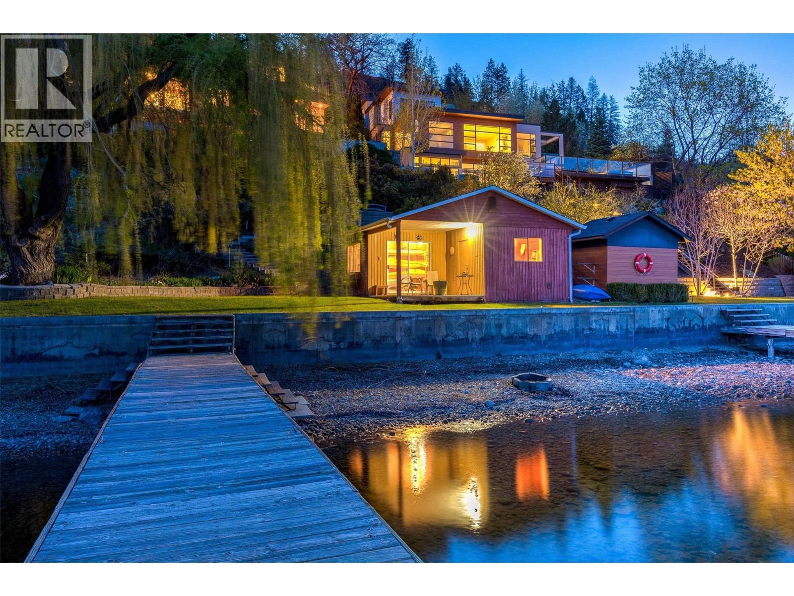 683 Westside Road S, West Kelowna, BC - Outdoor