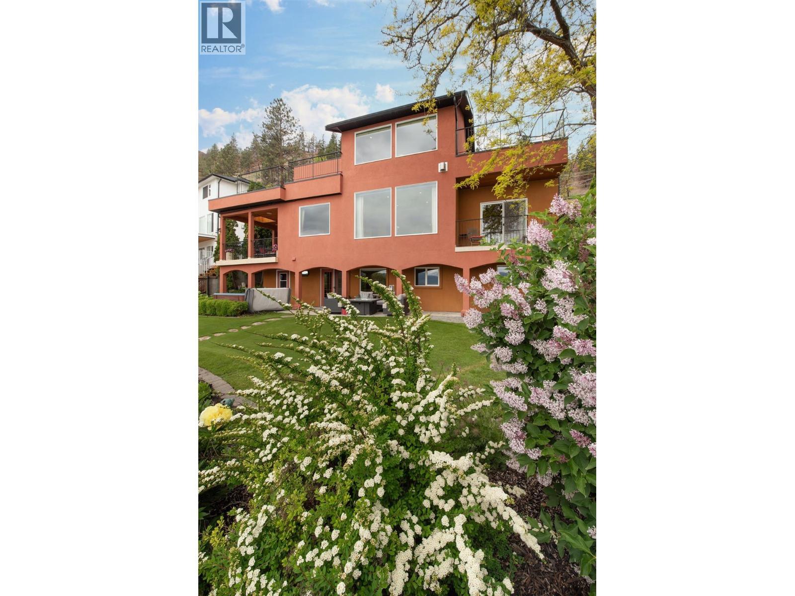 683 Westside Road S, West Kelowna, BC - Outdoor