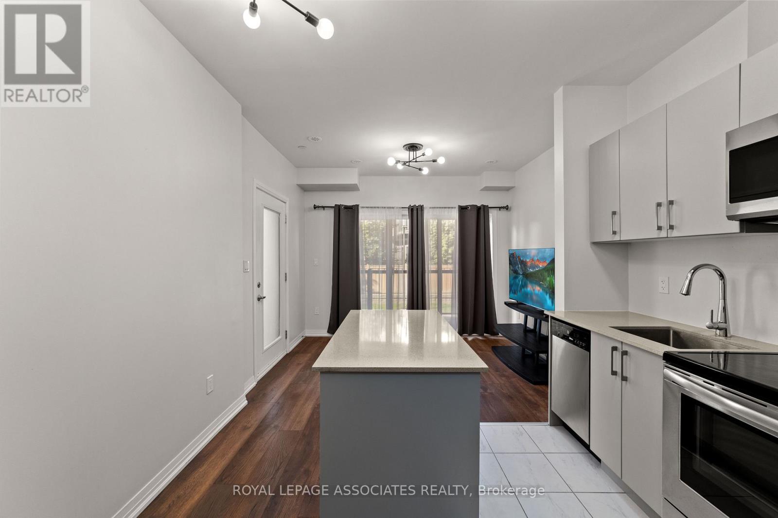 213 - 1165 Journeyman Lane, Mississauga, ON - Indoor Photo Showing Kitchen