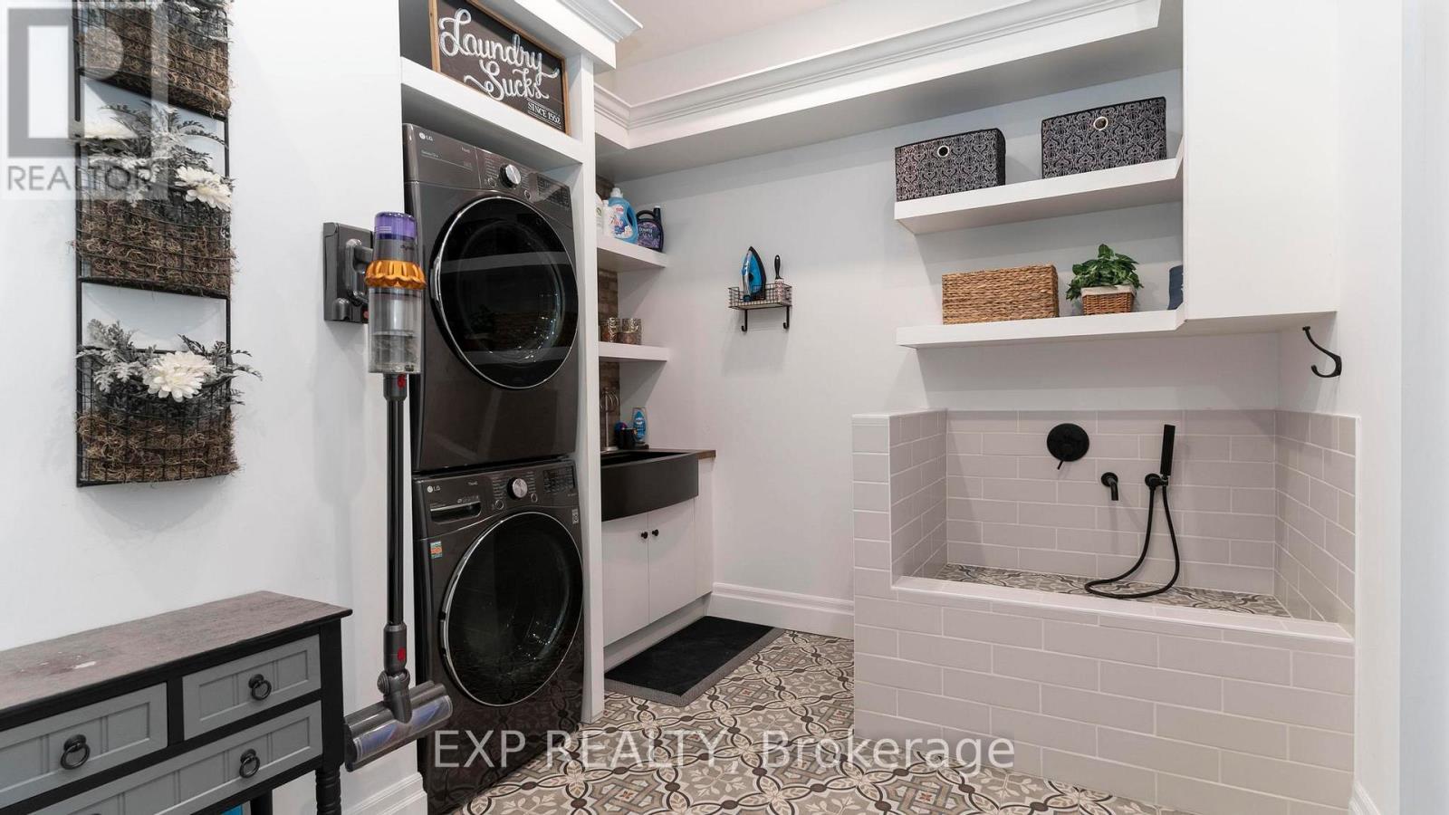 Main Floor - laundry room with dog wash - 253 - 9861 Glendon Drive, Middlesex Centre (Komoka), ON