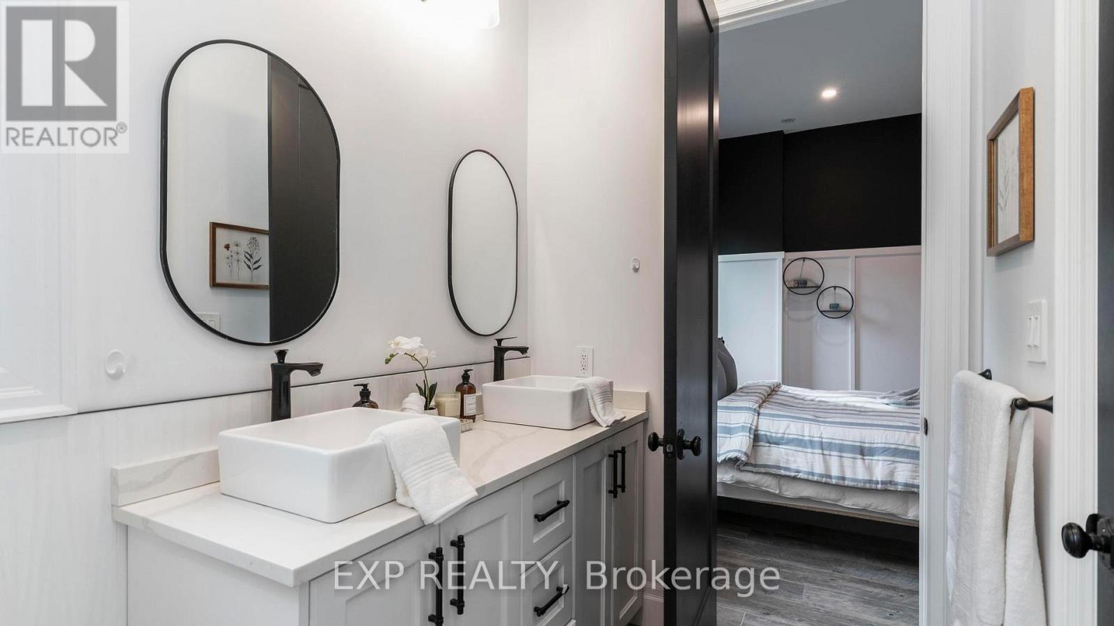 Jack & Jill bathroom - 253 - 9861 Glendon Drive, Middlesex Centre (Komoka), ON