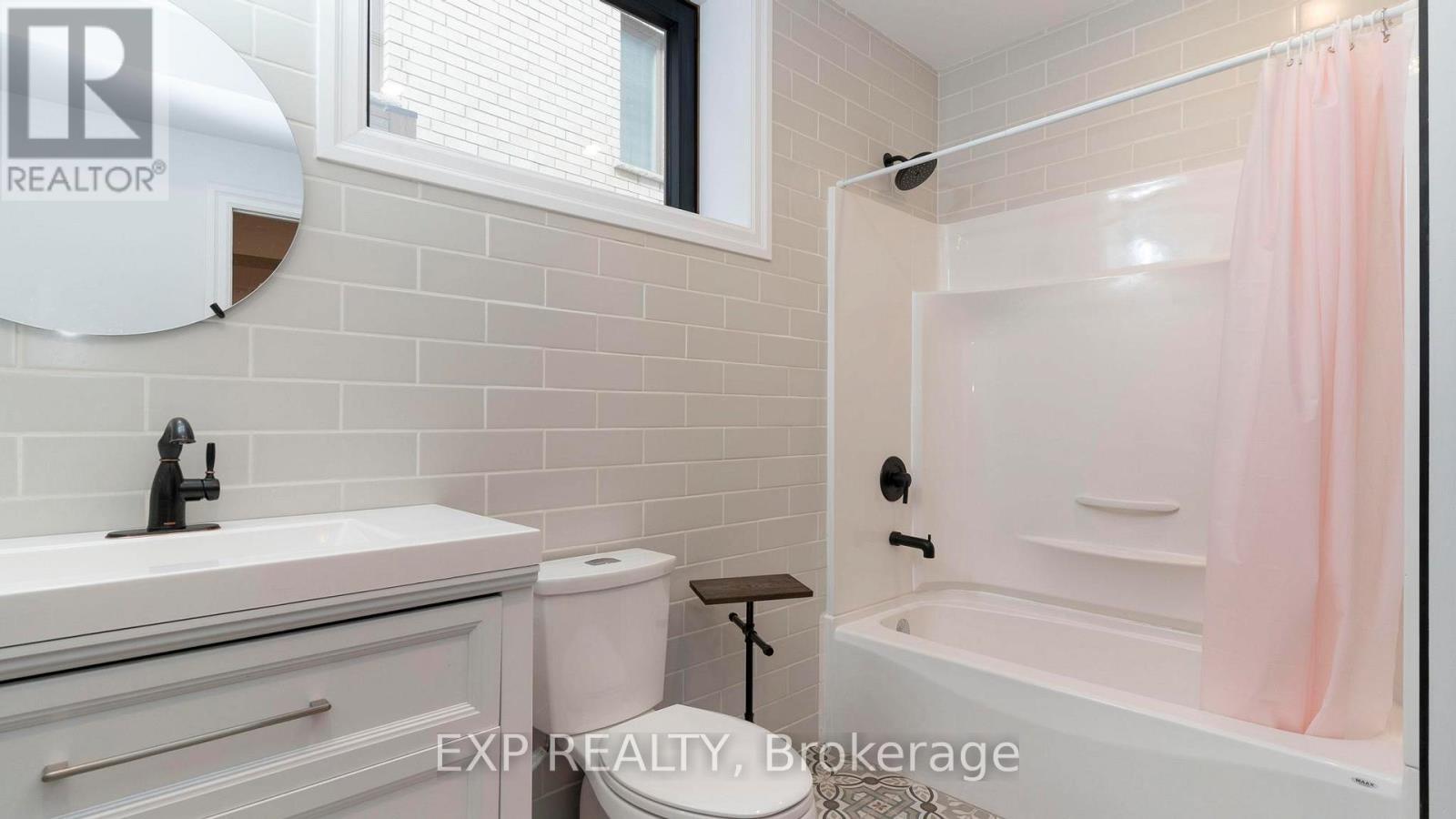 253 - 9861 Glendon Drive, Middlesex Centre (Komoka), ON