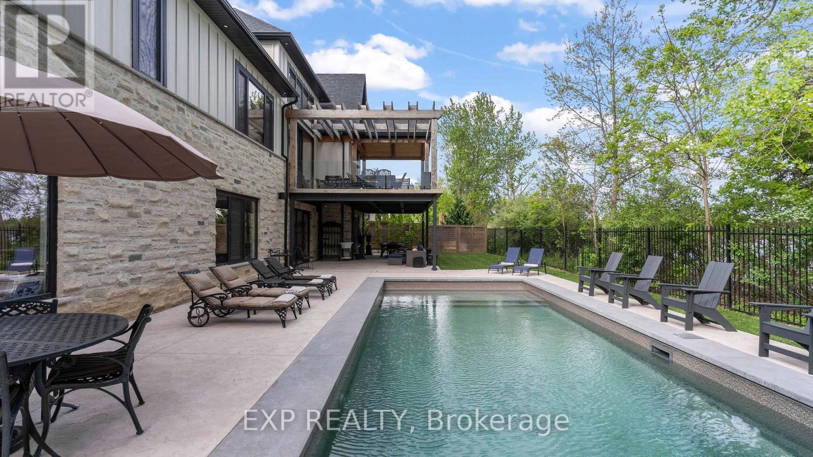 253 - 9861 Glendon Drive, Middlesex Centre (Komoka), ON