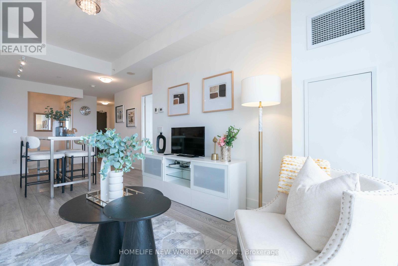 1511 - 8081 Birchmount Road, Markham, ON - Indoor Photo Showing Living Room