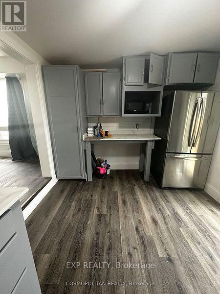 6564 Level Avenue, Niagara Falls, ON - Indoor Photo Showing Kitchen