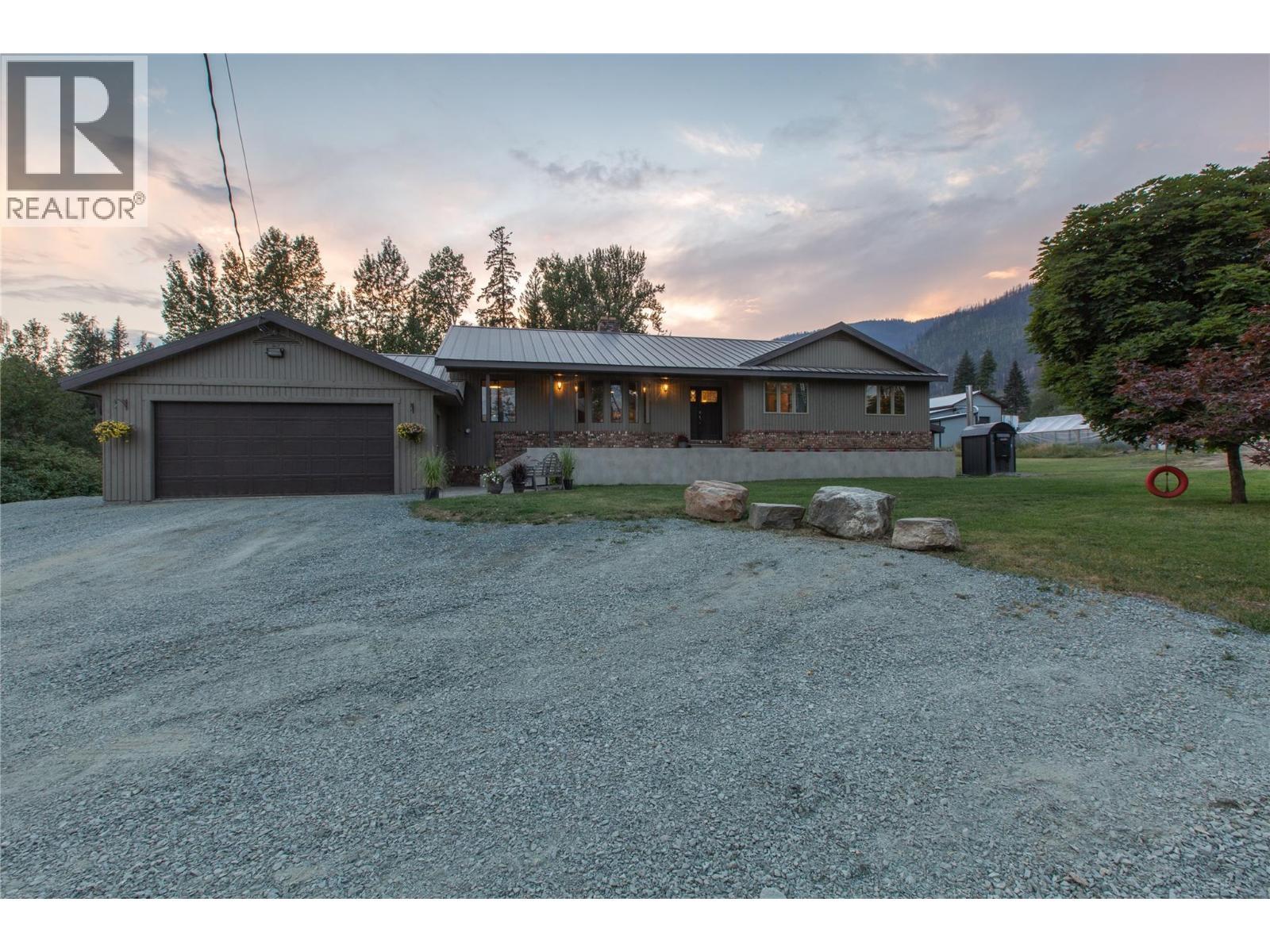2523 Evans Road, Celista, BC - Outdoor