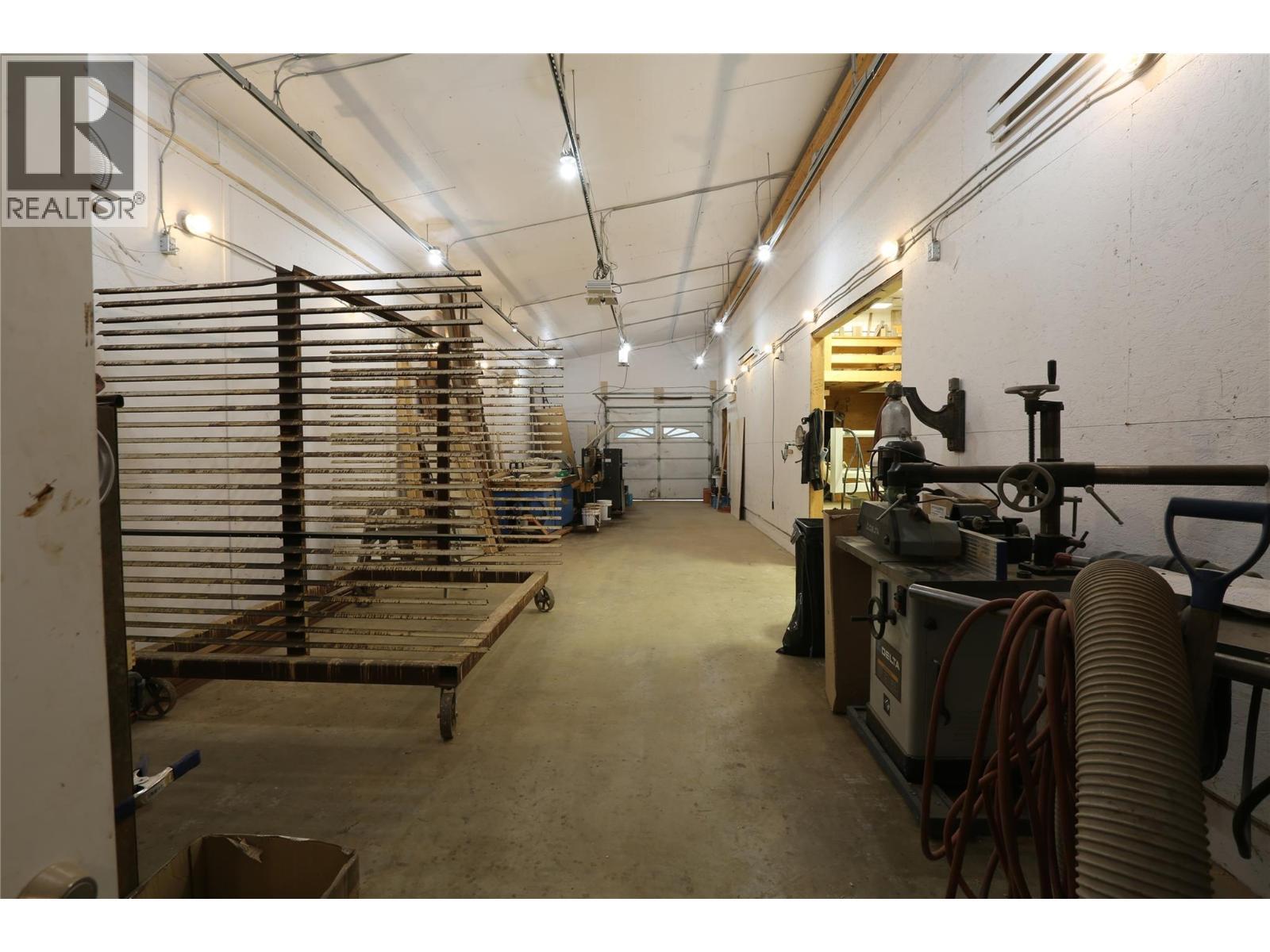 2523 Evans Road, Celista, BC - Indoor Photo Showing Other Room