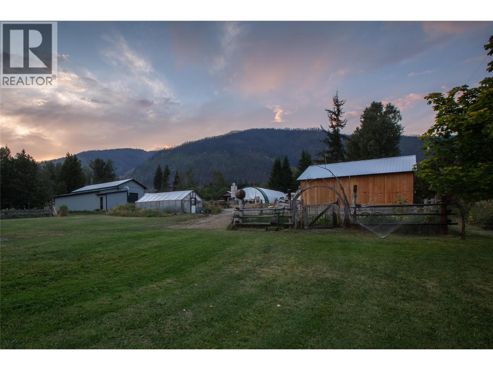 2523 Evans Road, Celista, BC - Outdoor