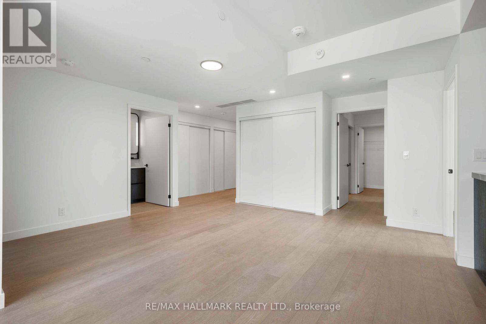Diningroom and foyer - 1310 - 1050 Eastern Avenue, Toronto, ON - Indoor Photo Showing Other Room