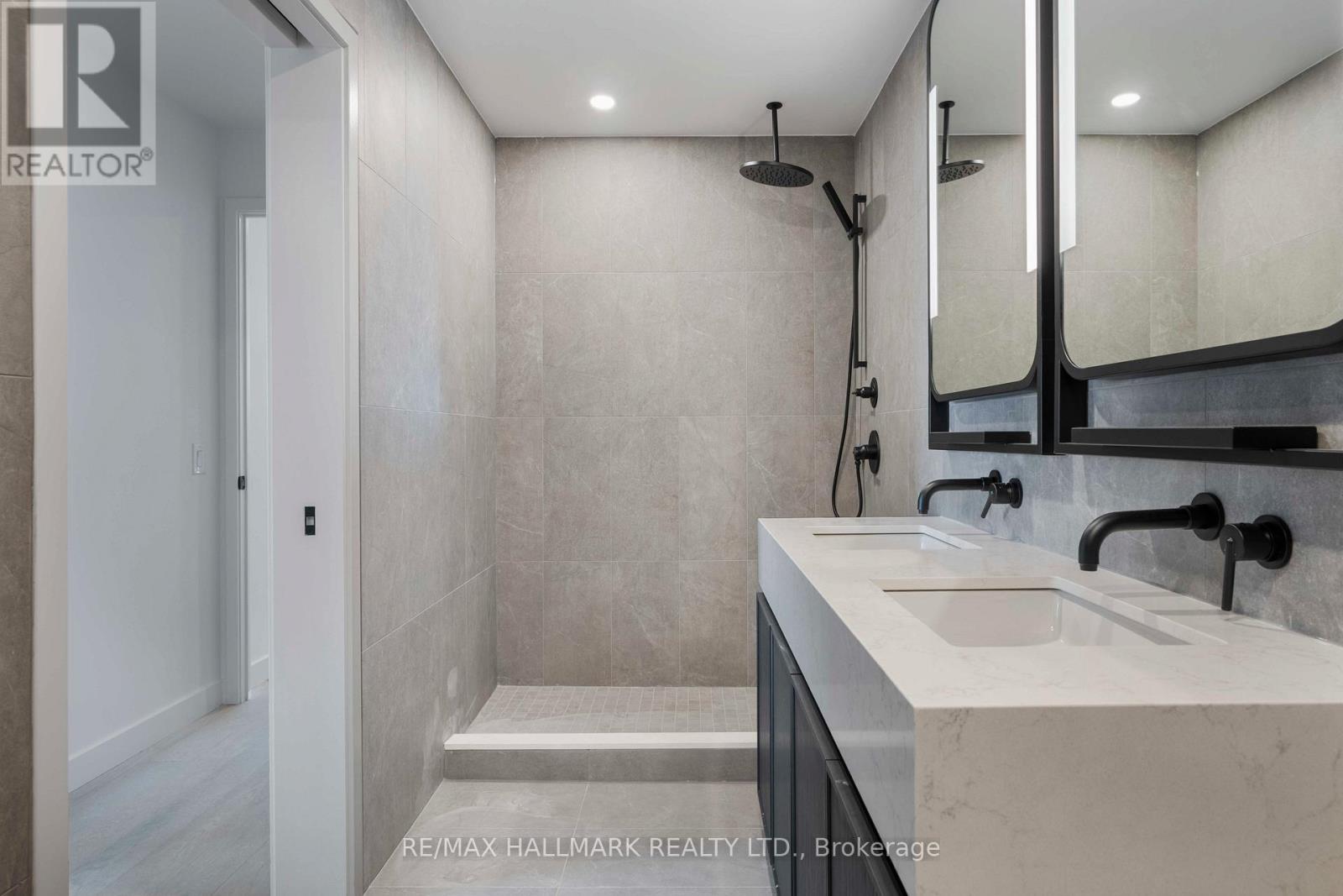 Primary ensuite - 1310 - 1050 Eastern Avenue, Toronto, ON - Indoor Photo Showing Bathroom