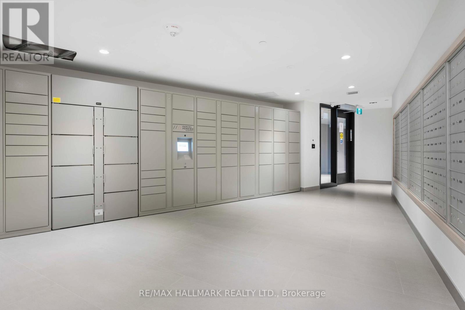 Secure Parcel Delivery in Mailroom - 1310 - 1050 Eastern Avenue, Toronto, ON - Indoor Photo Showing Other Room