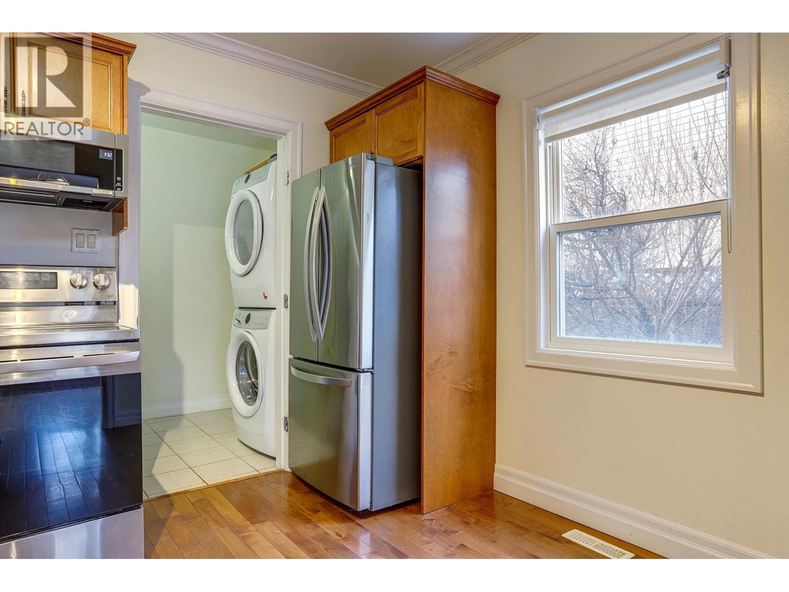 4005 24 Street, Vernon, BC - Indoor Photo Showing Laundry Room