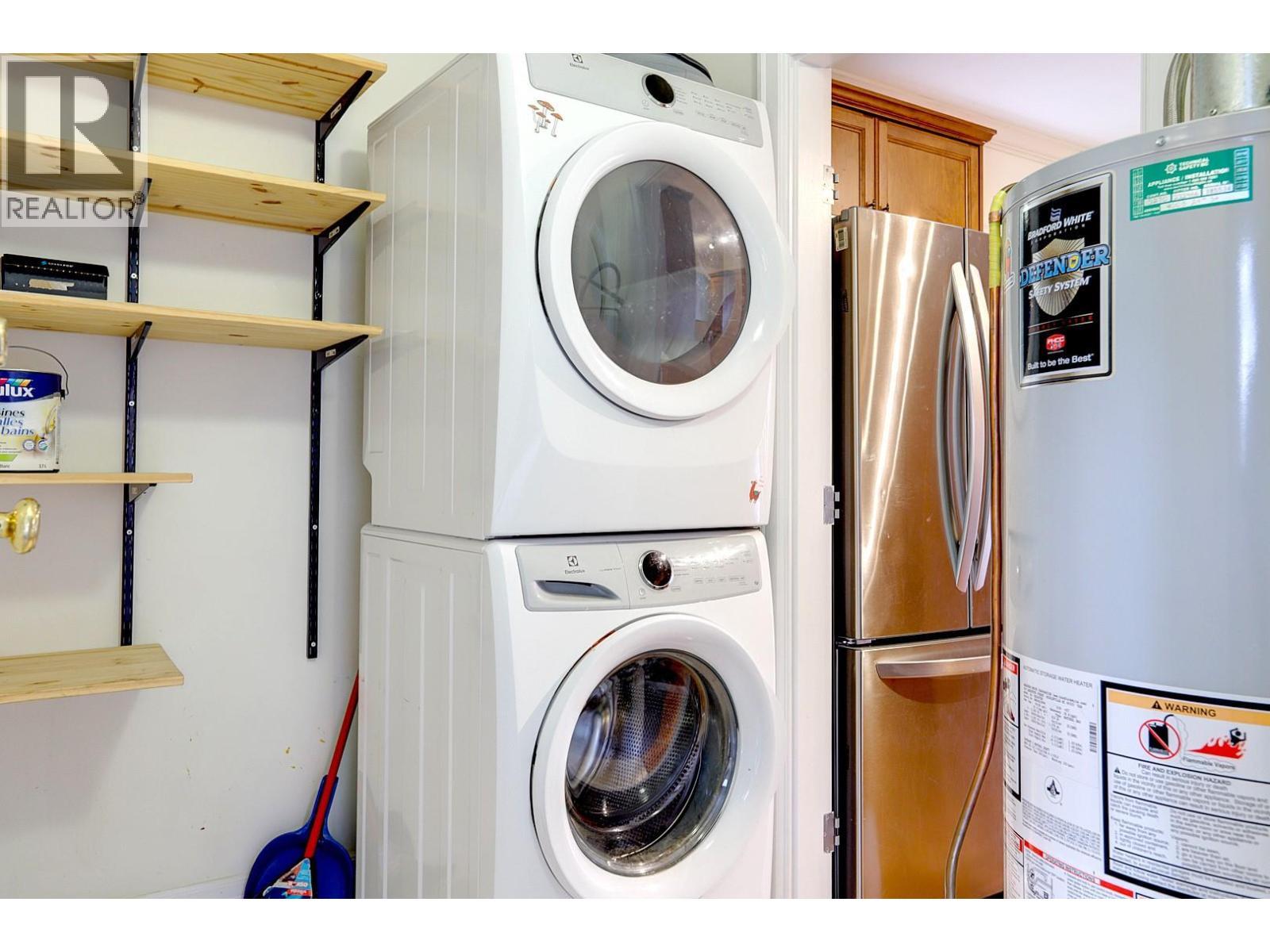 4005 24 Street, Vernon, BC - Indoor Photo Showing Laundry Room