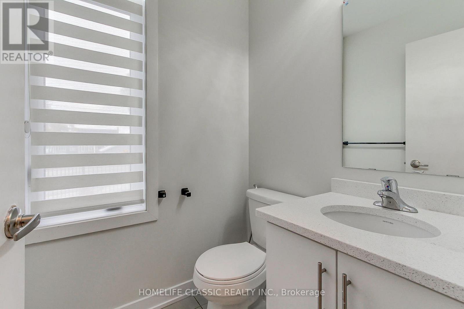 #1 - 590 North Service Road, Hamilton, ON - Indoor Photo Showing Bathroom