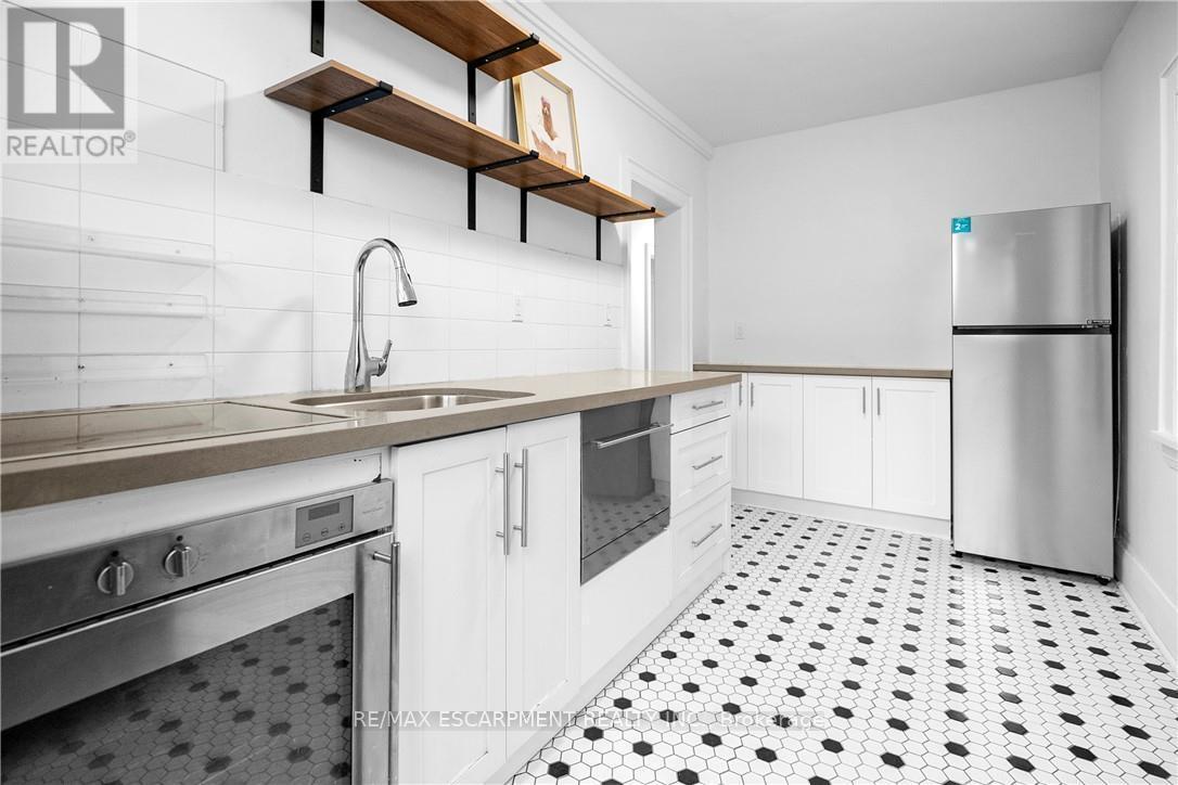 5 - 312 Aberdeen Avenue, Hamilton, ON - Indoor Photo Showing Kitchen