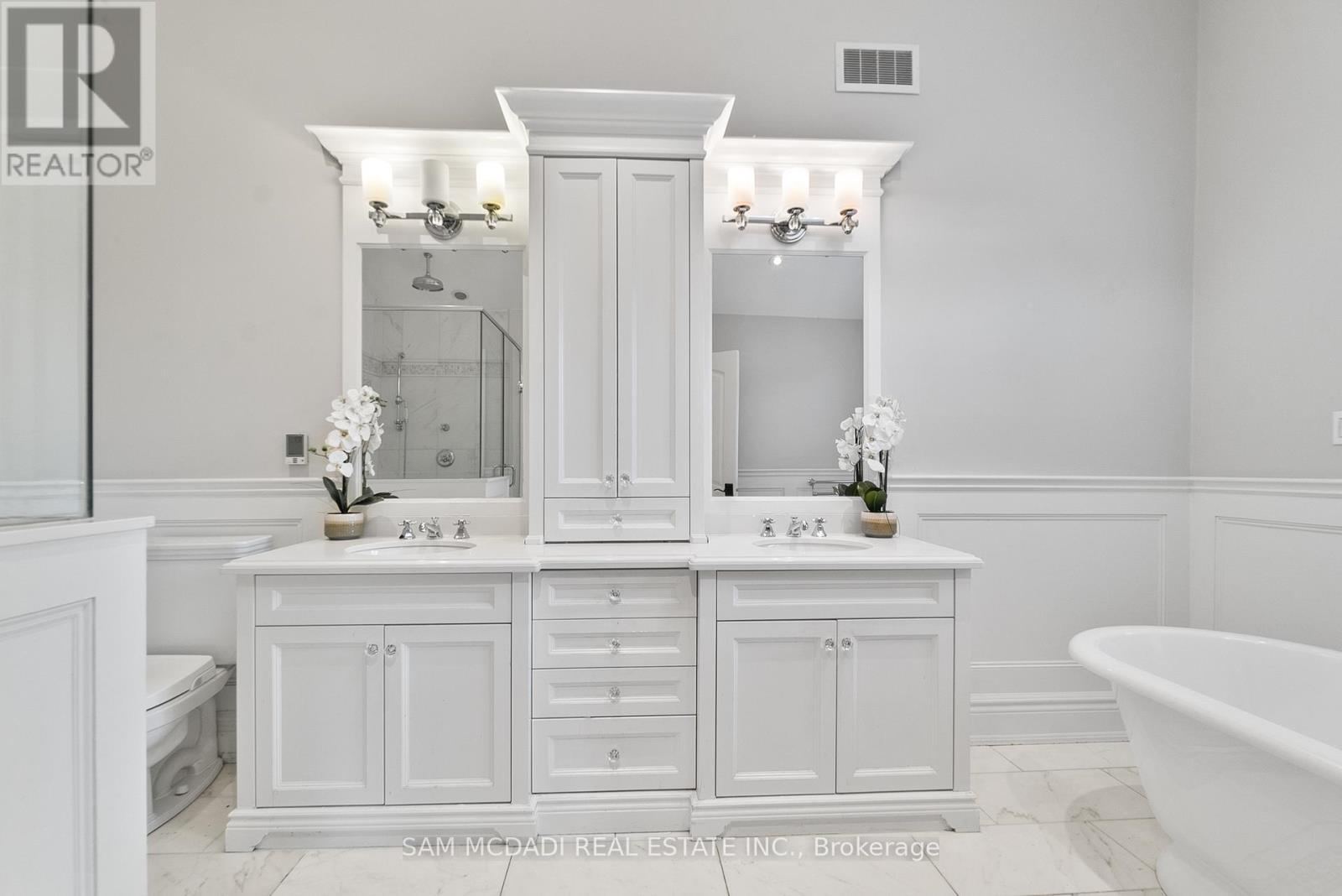 2552 Jarvis Street, Mississauga, ON - Photo Showing Bathroom