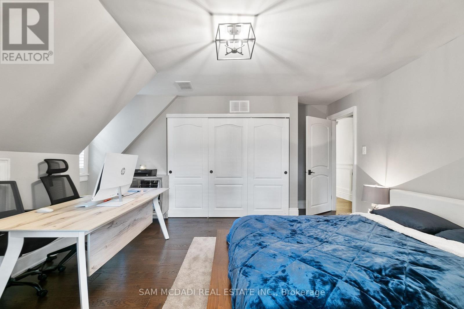 2552 Jarvis Street, Mississauga, ON - Indoor Photo Showing Bedroom