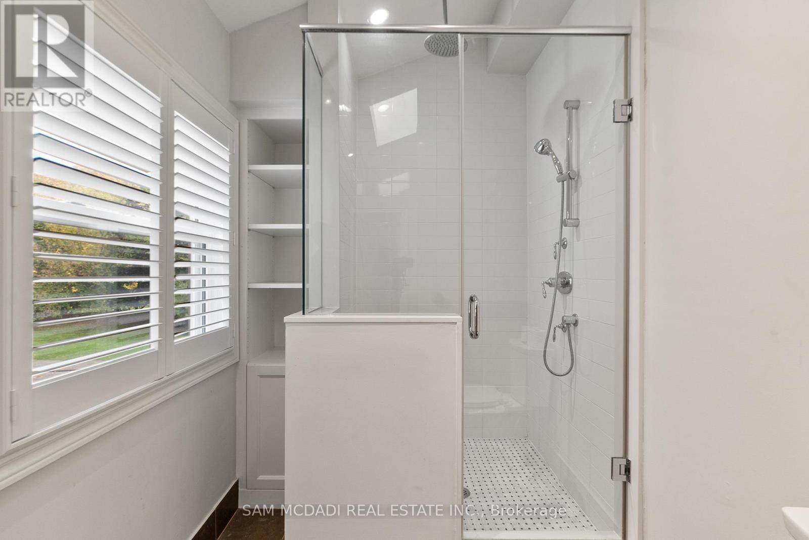 2552 Jarvis Street, Mississauga, ON - Indoor Photo Showing Bathroom