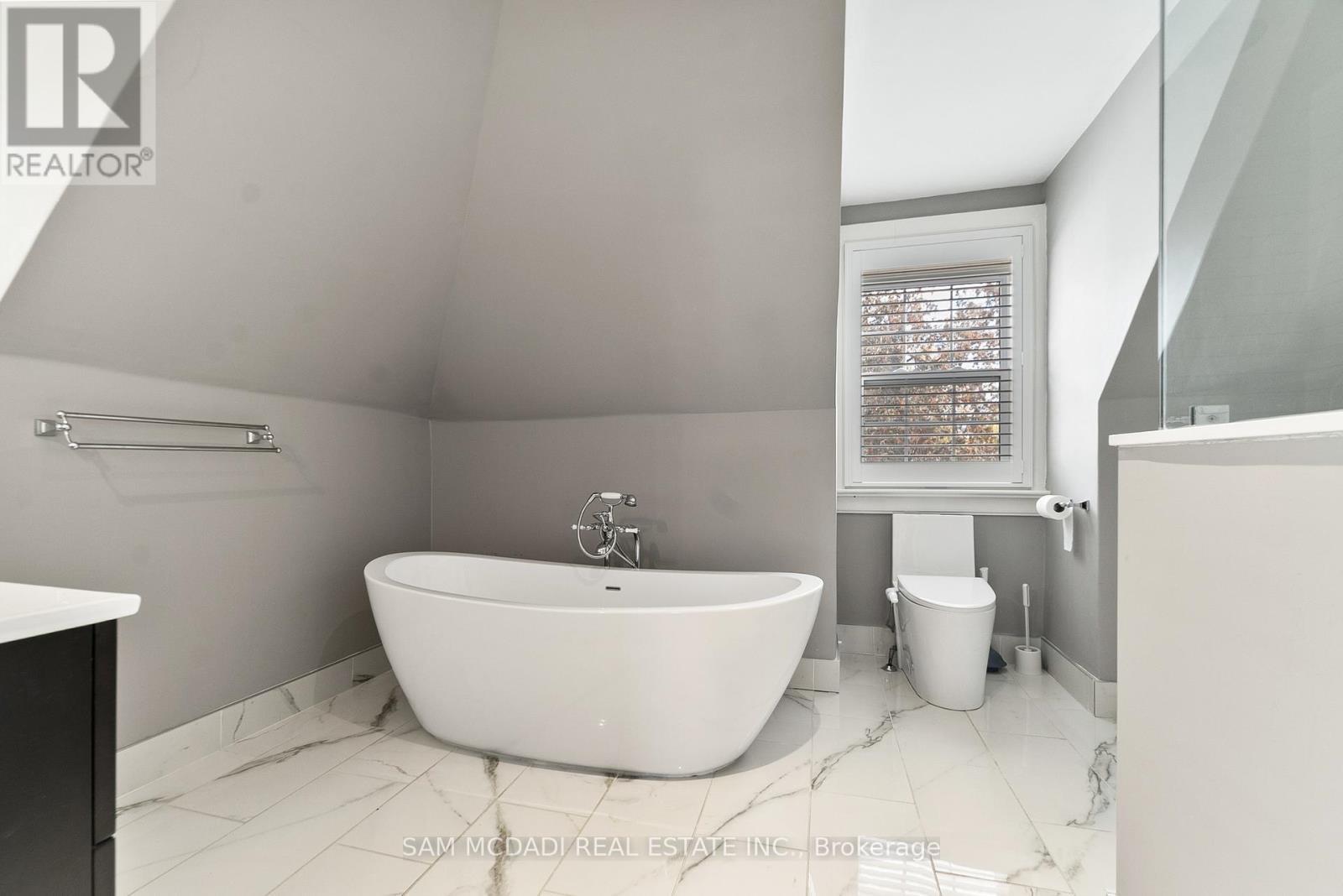 2552 Jarvis Street, Mississauga, ON - Indoor Photo Showing Bathroom