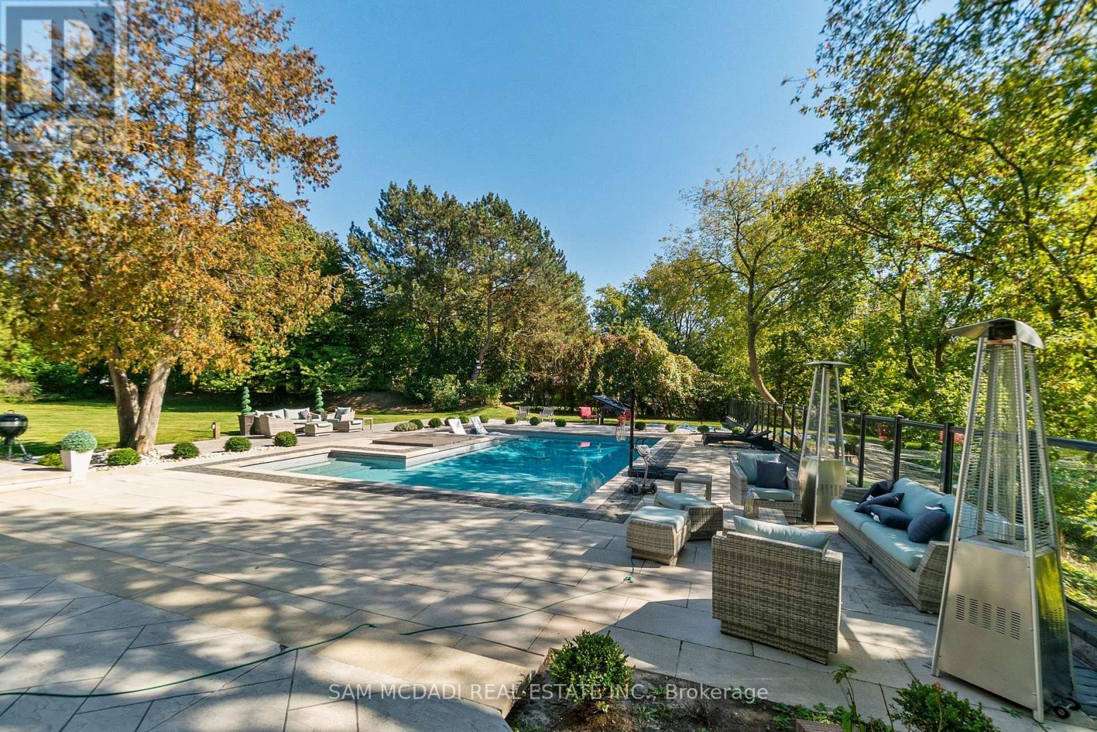 2552 Jarvis Street, Mississauga, ON - Outdoor With In Ground Pool