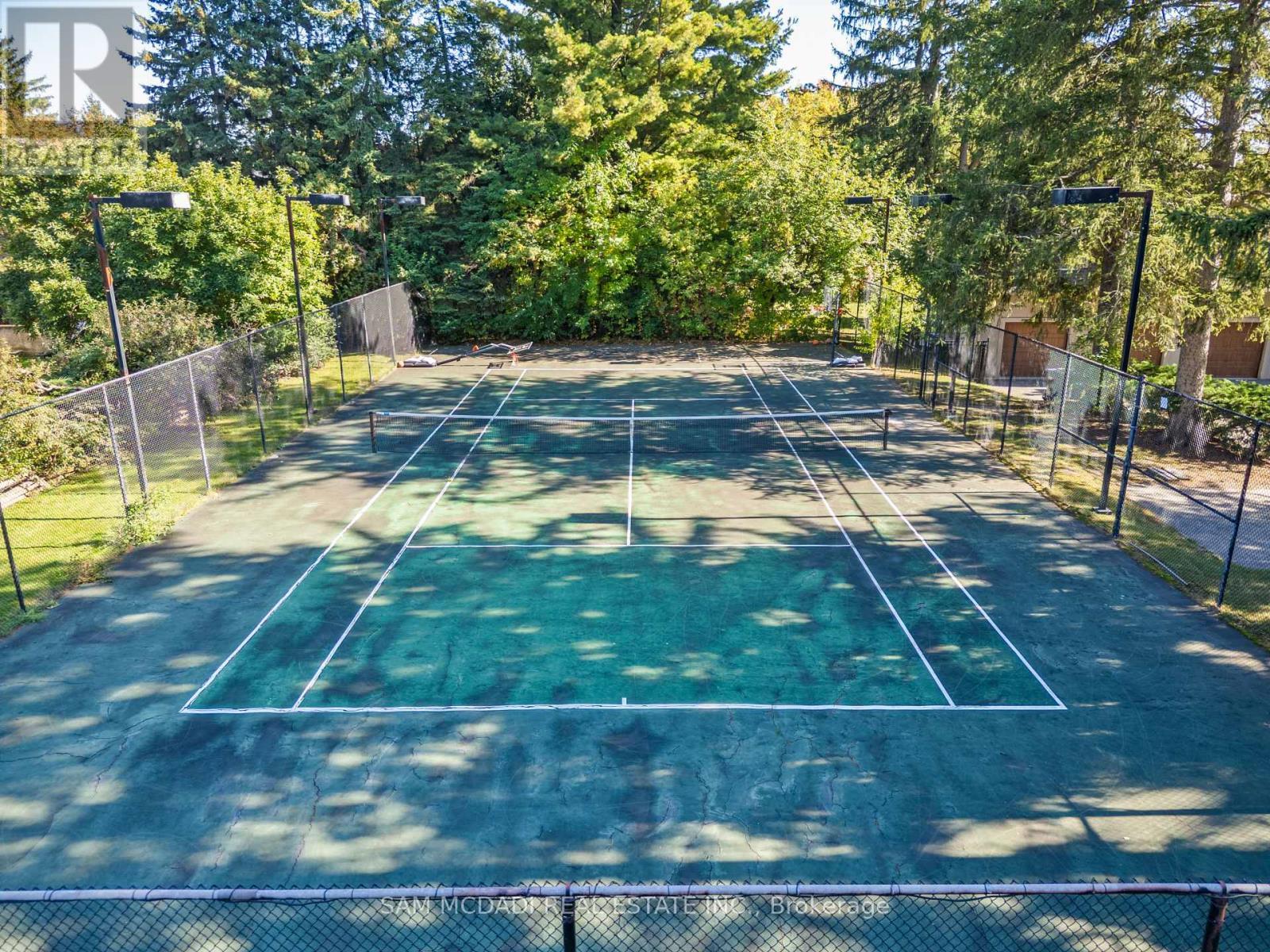 2552 Jarvis Street, Mississauga, ON - Outdoor