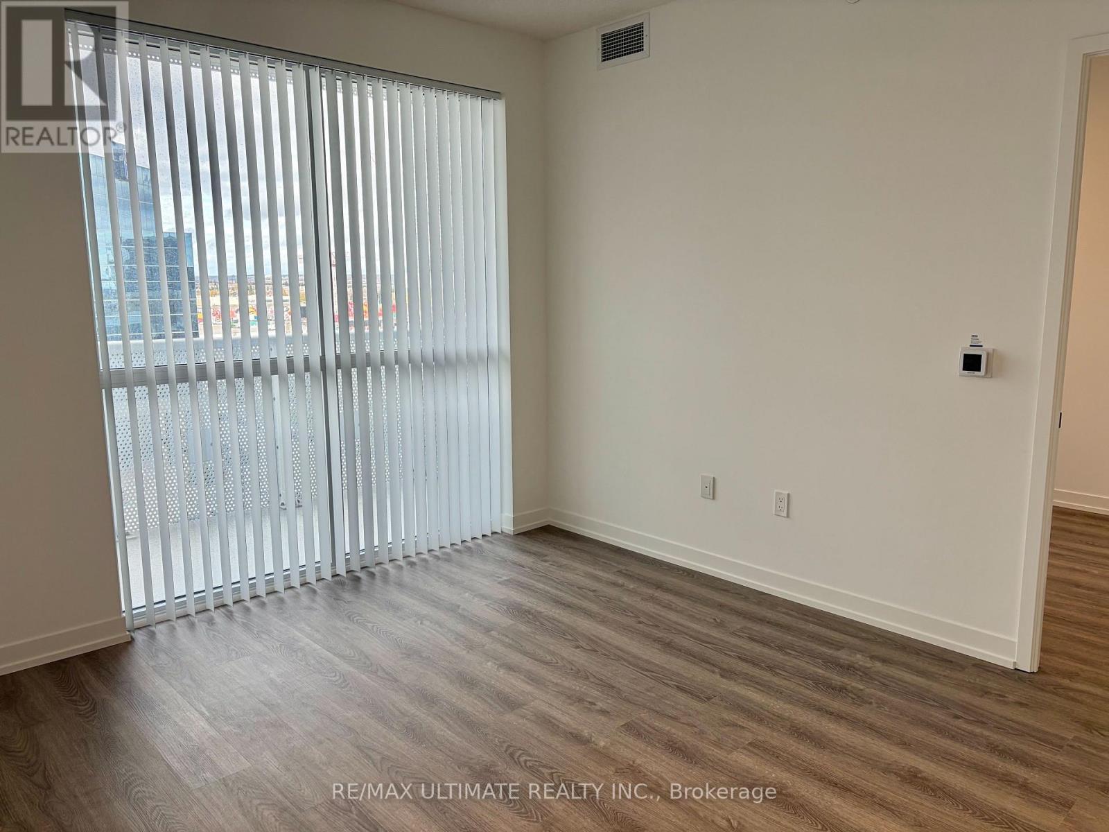 702 - 8 Interchange Way, Vaughan, ON - Indoor Photo Showing Other Room