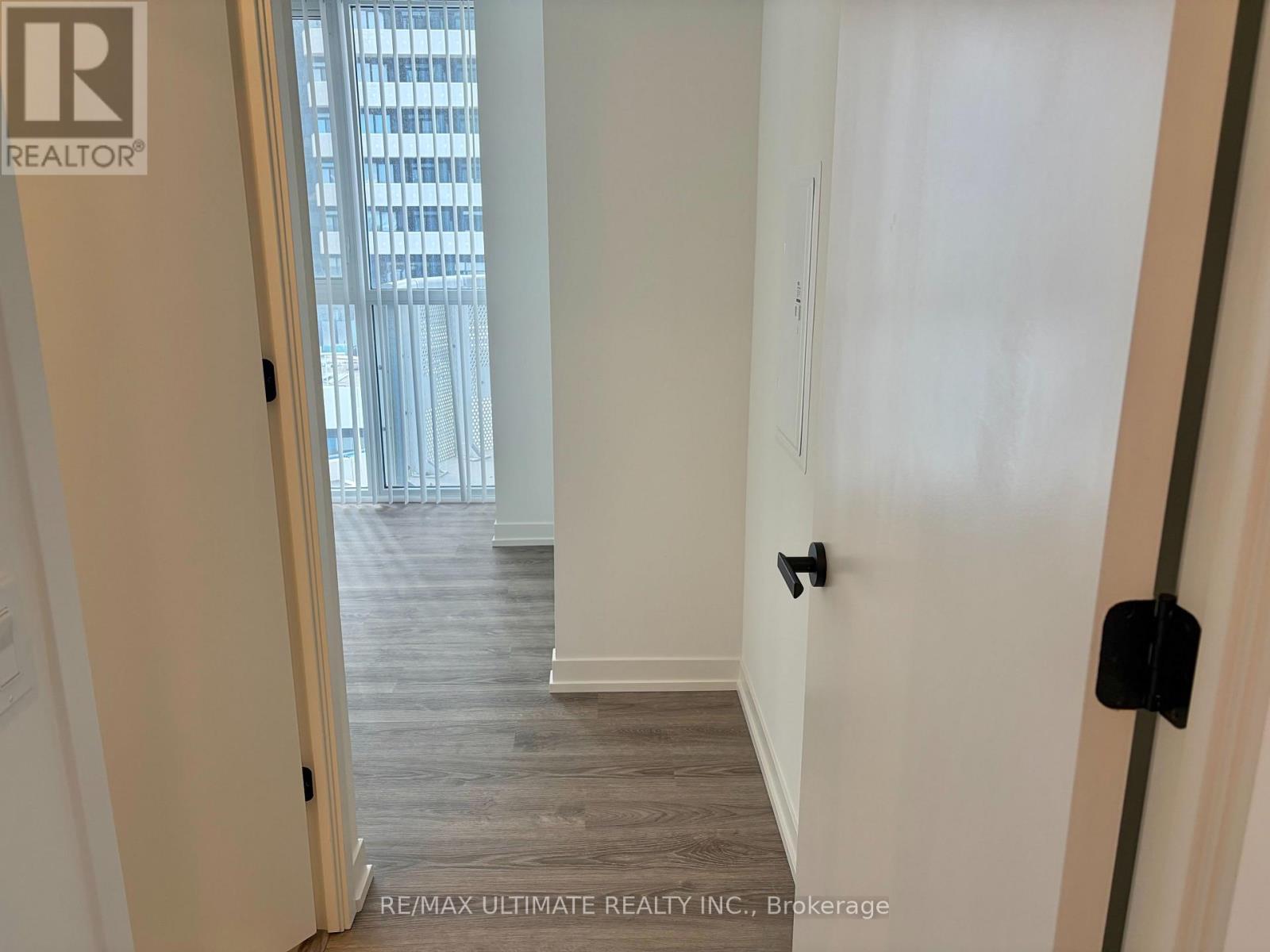 702 - 8 Interchange Way, Vaughan, ON - Indoor Photo Showing Other Room