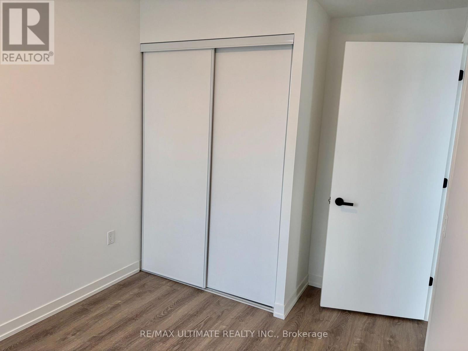 702 - 8 Interchange Way, Vaughan, ON - Indoor Photo Showing Other Room