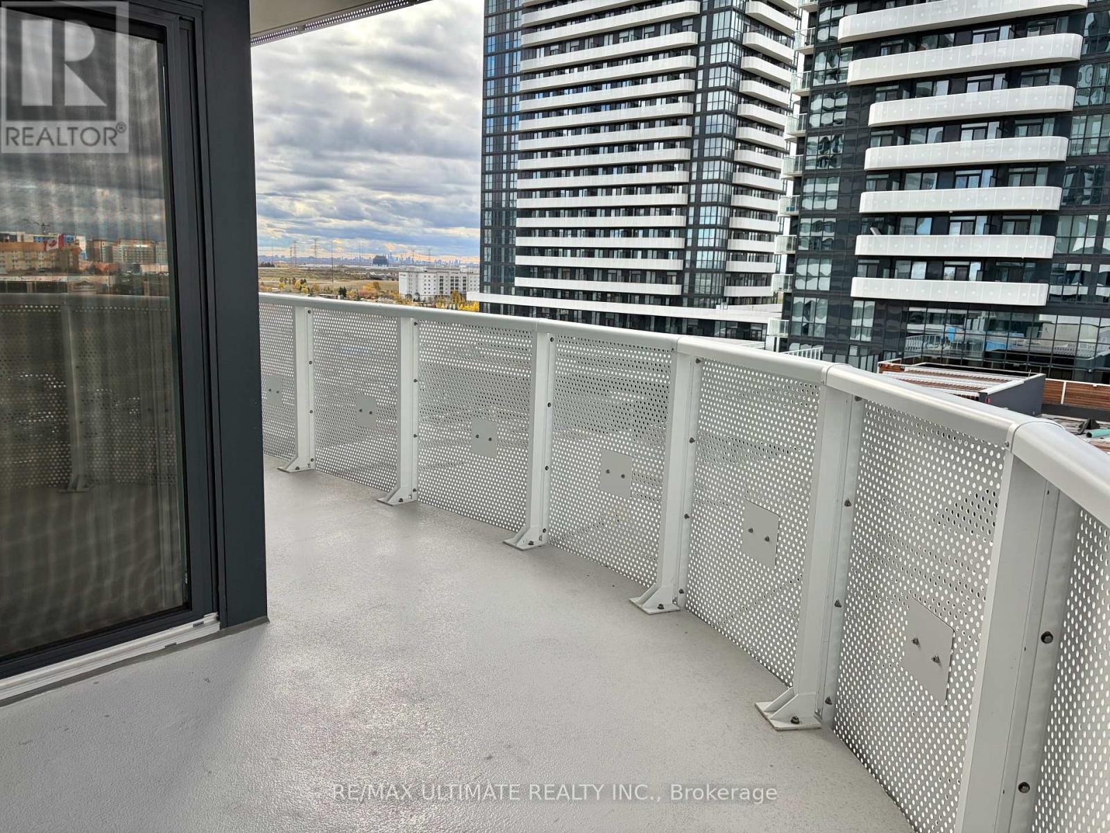 702 - 8 Interchange Way, Vaughan, ON - Outdoor With Balcony