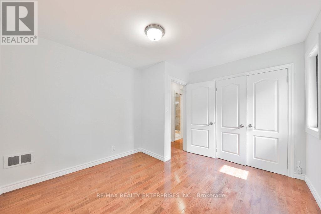 1389 Milton Avenue, Mississauga, ON - Indoor Photo Showing Other Room