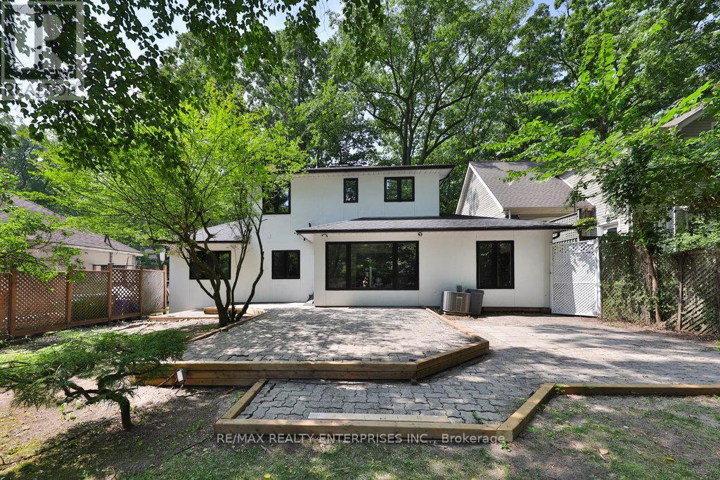 1389 Milton Avenue, Mississauga, ON - Outdoor