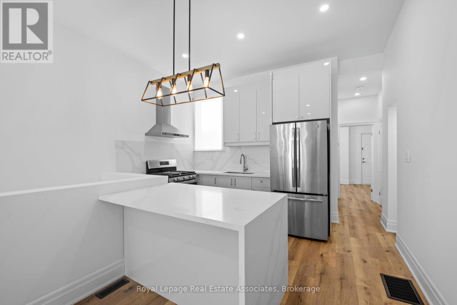 #A - 153 Bay Street N, Hamilton, ON - Indoor Photo Showing Kitchen With Upgraded Kitchen