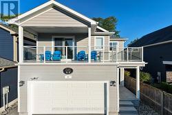 22 WONDERGROVE COURT Lambton Shores (Grand Bend), ON N0M 1T0