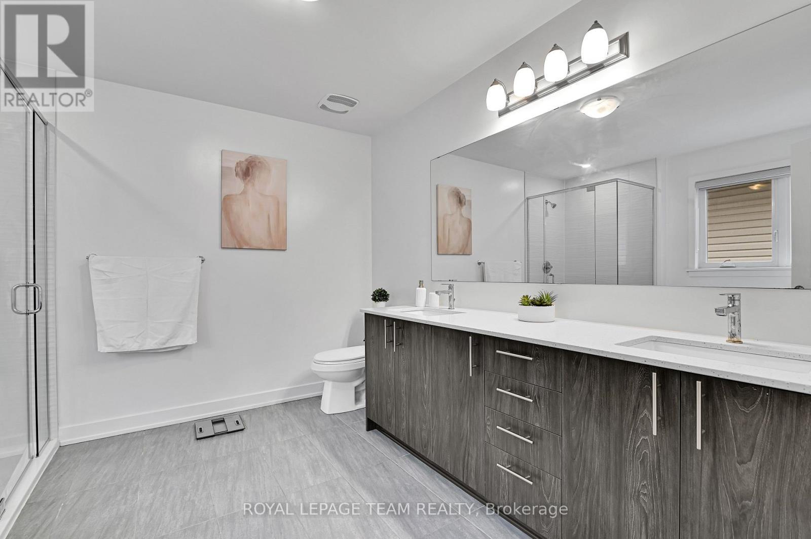 202 Zinnia Way, Ottawa, ON - Indoor Photo Showing Bathroom