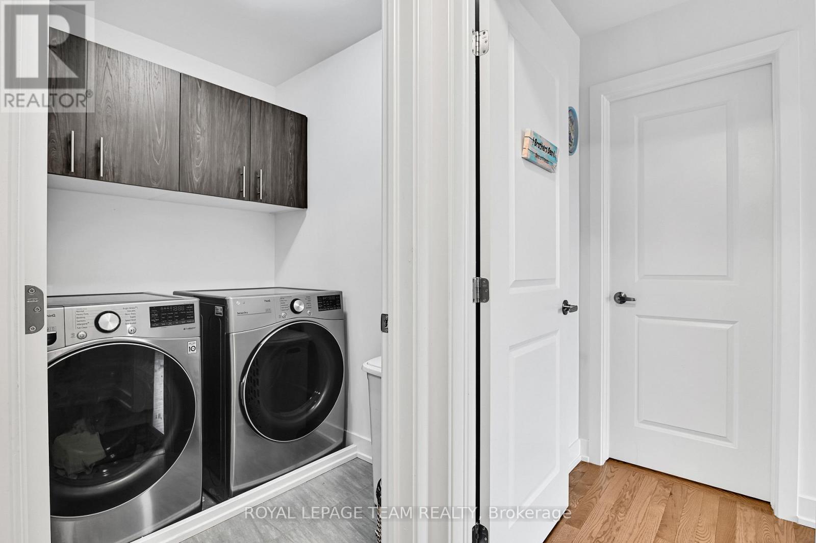 202 Zinnia Way, Ottawa, ON - Indoor Photo Showing Laundry Room