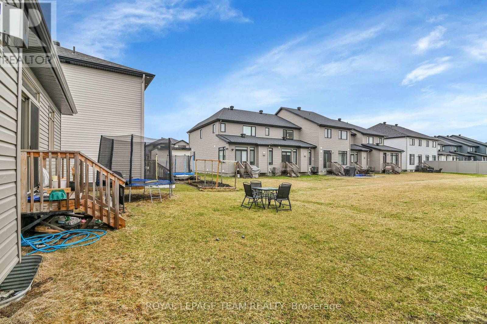 202 Zinnia Way, Ottawa, ON - Outdoor With Exterior