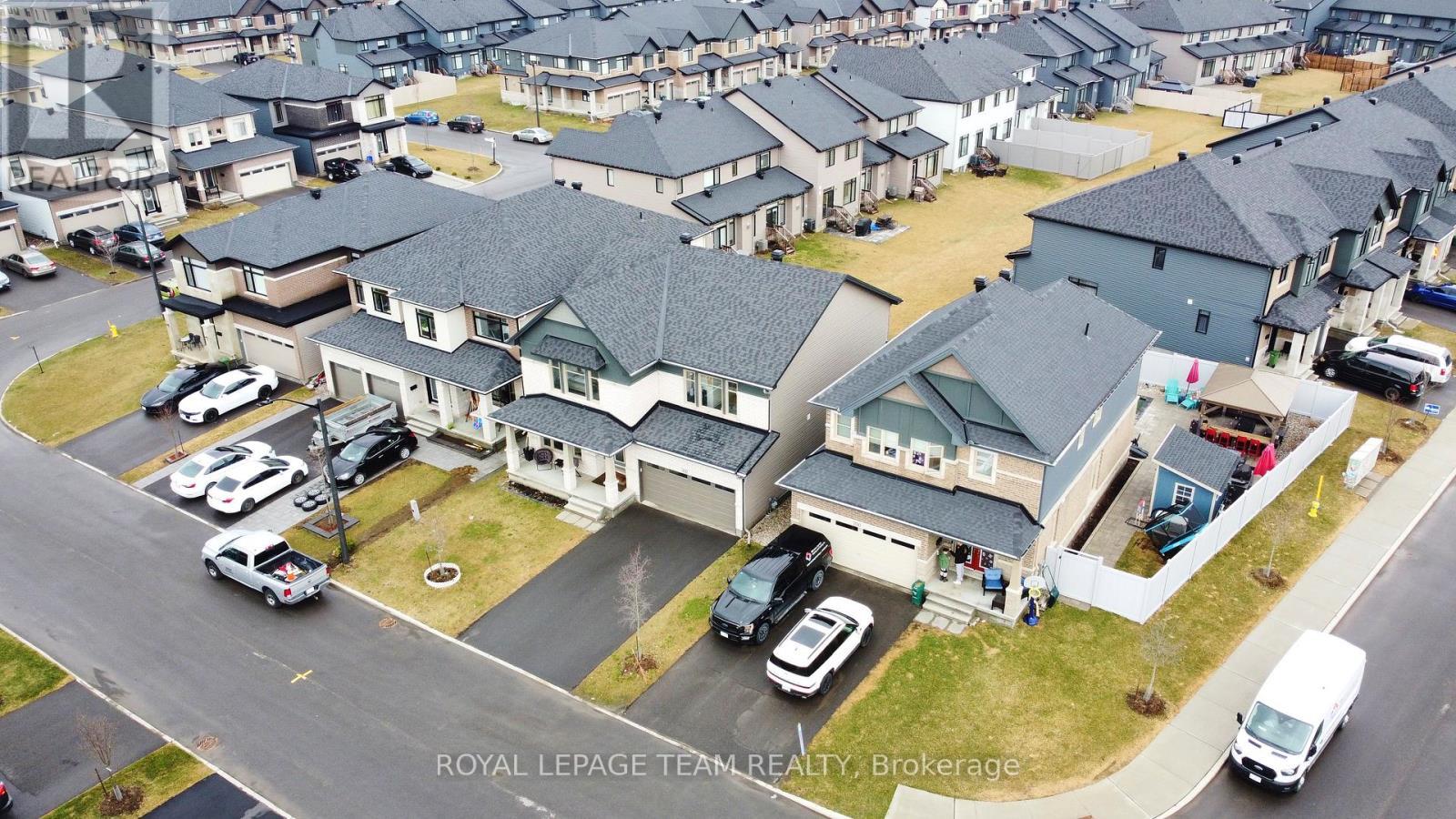 202 Zinnia Way, Ottawa, ON - With View