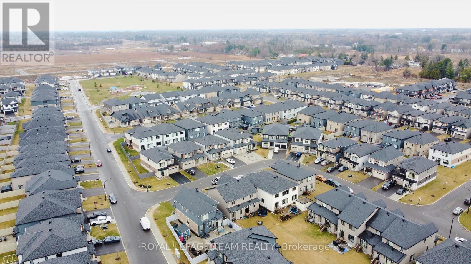 202 Zinnia Way, Ottawa, ON - Outdoor With View