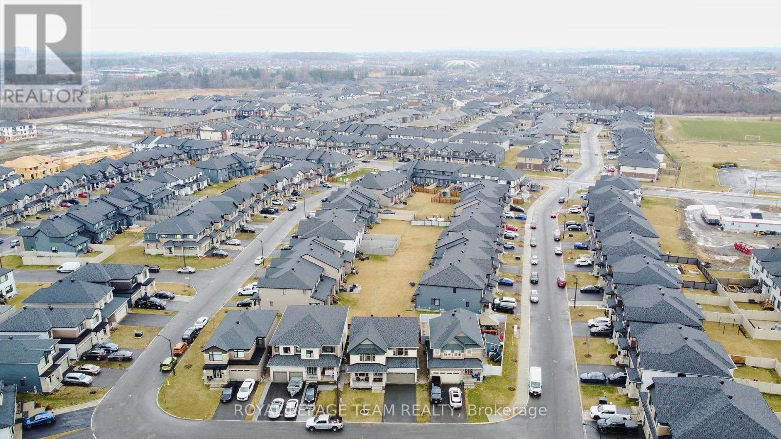 202 Zinnia Way, Ottawa, ON - Outdoor With View