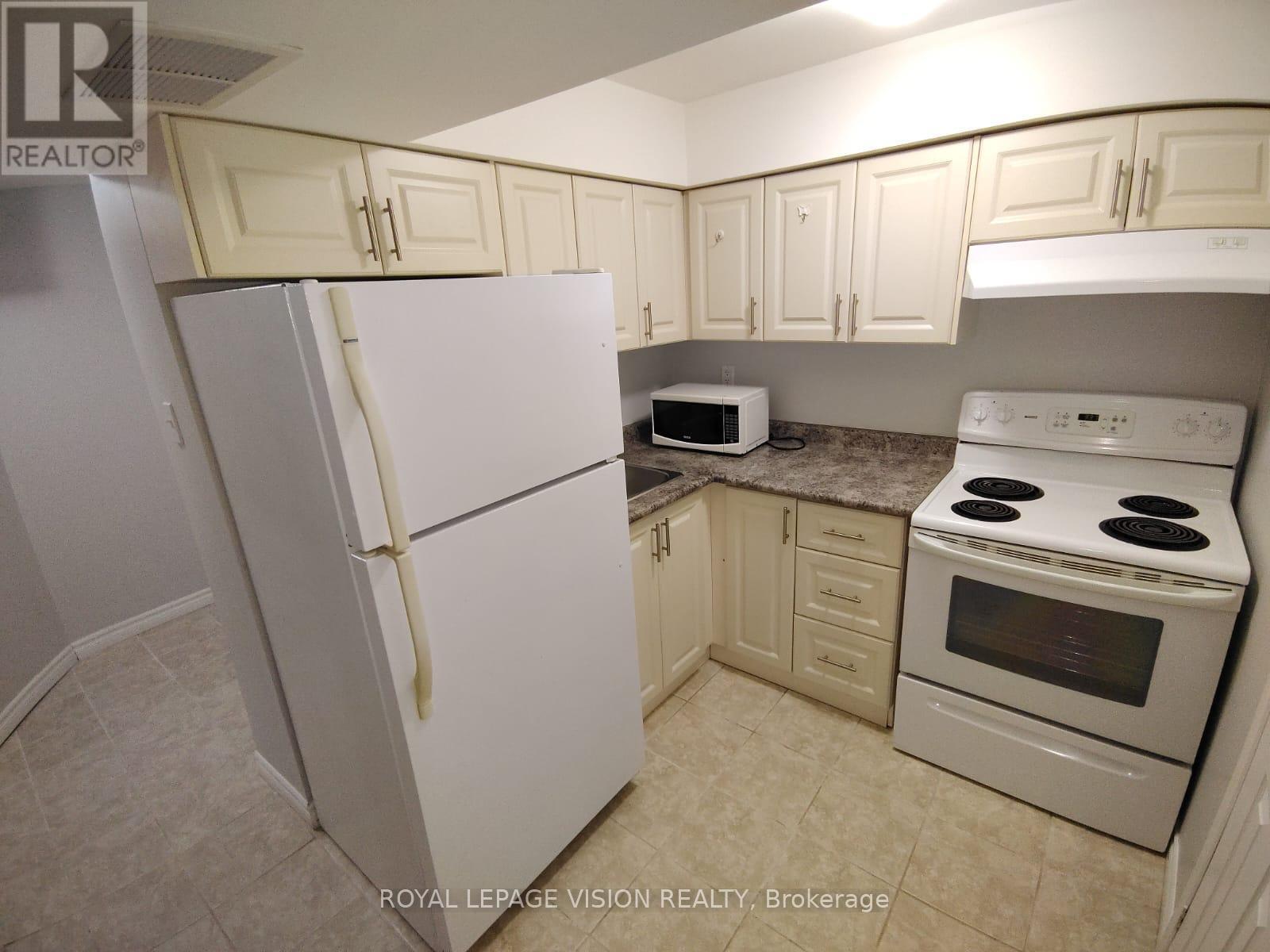 Lower - 738 Stonepath Circle, Pickering, ON - Indoor Photo Showing Kitchen