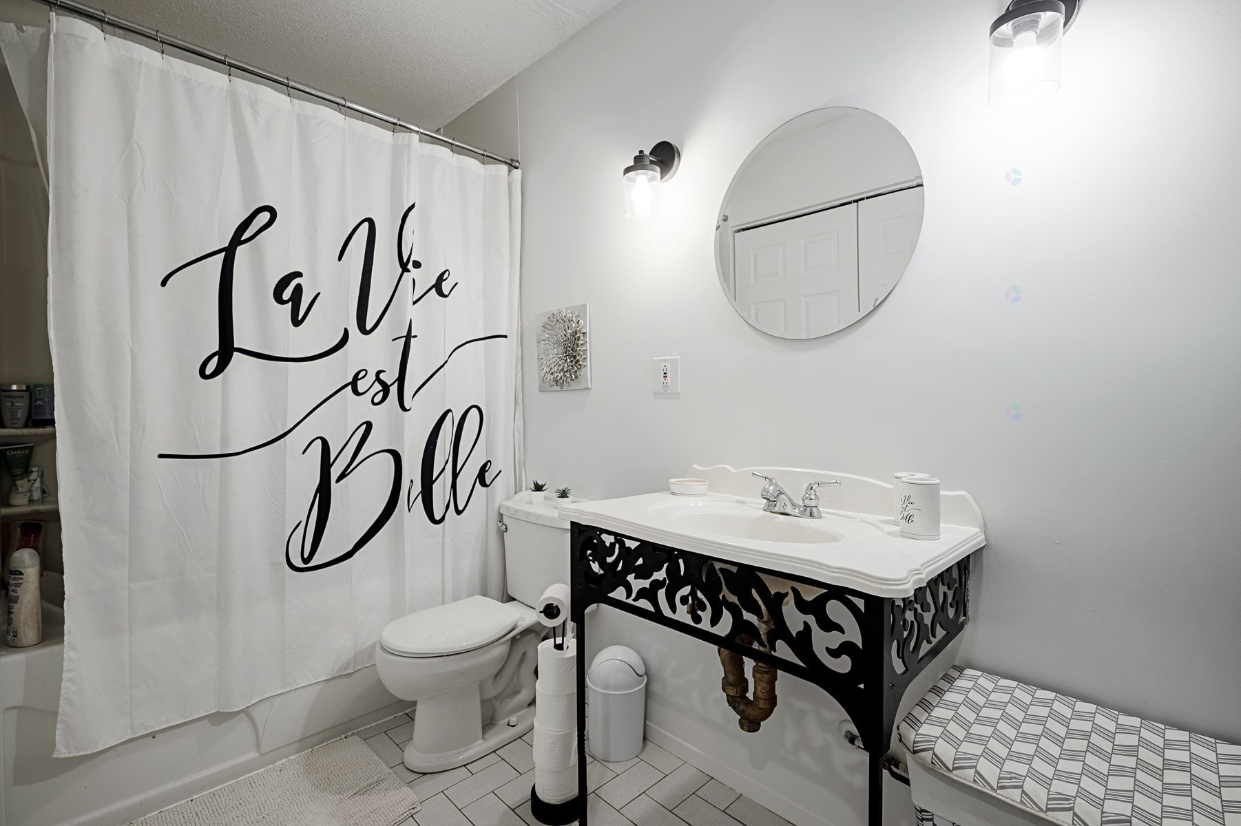 Bathroom - 201-111 Av. Hochar, Saint-Sauveur, QC - Indoor Photo Showing Bathroom