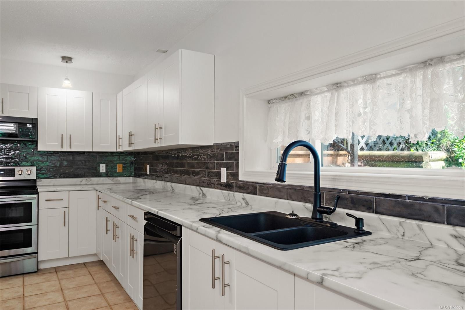 3915 Gilbert Dr, Metchosin, BC