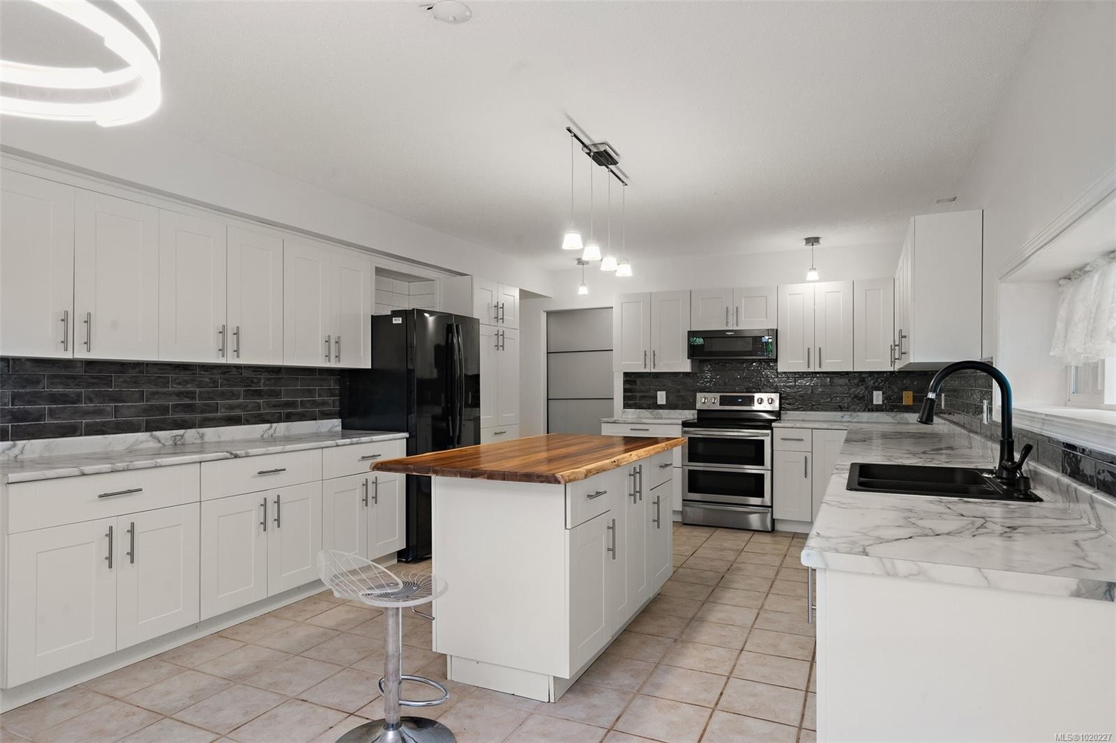 3915 Gilbert Dr, Metchosin, BC