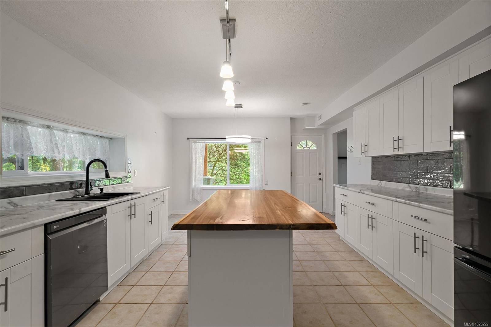 3915 Gilbert Dr, Metchosin, BC