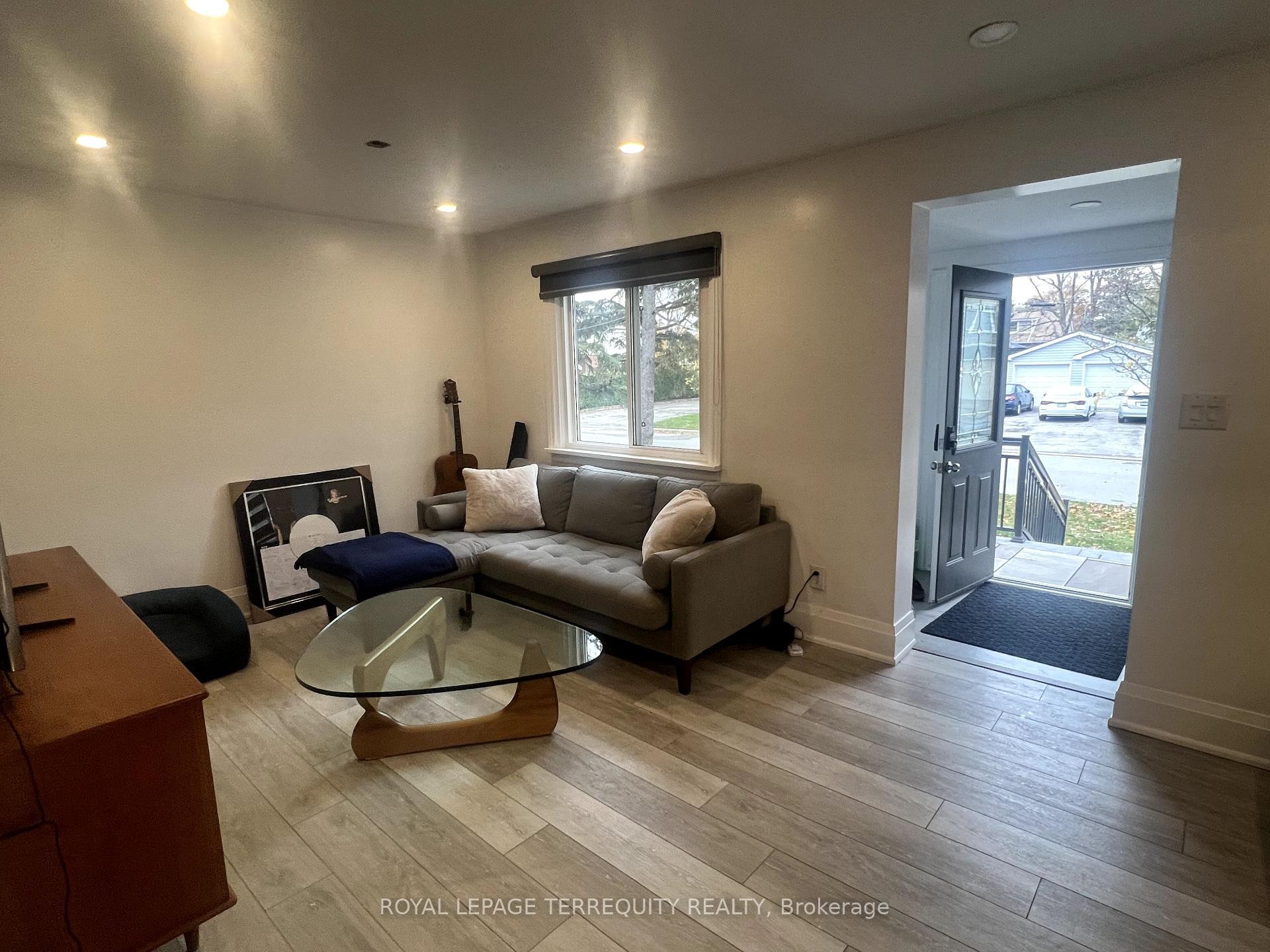 1280 Coric Avenue, Burlington, ON - Indoor Photo Showing Other Room