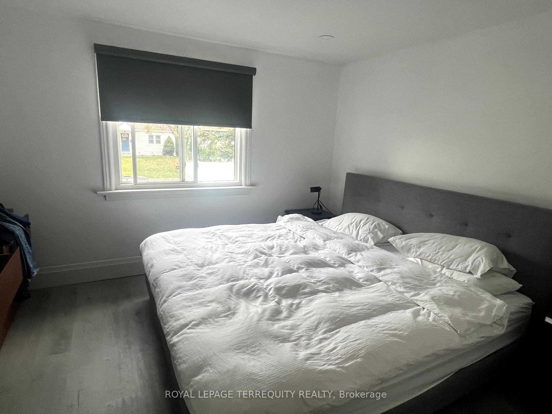 1280 Coric Avenue, Burlington, ON - Indoor Photo Showing Bedroom