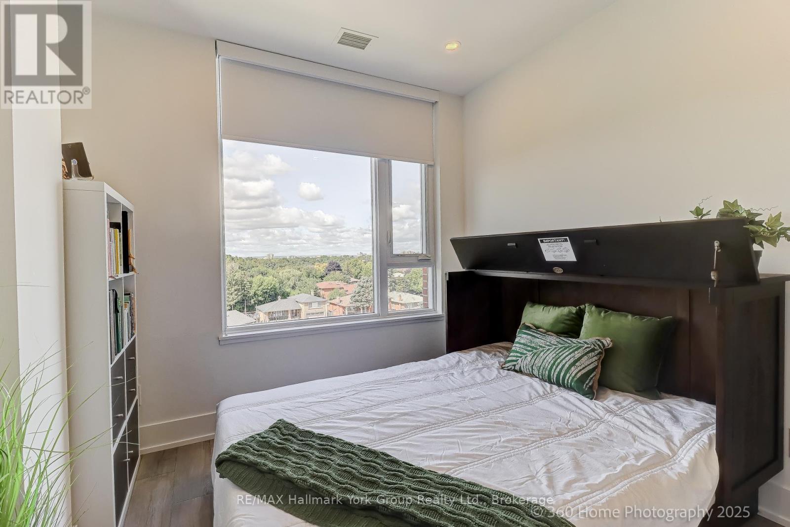 534 - 3100 Keele Street, Toronto (Downsview-Roding-Cfb), ON - Indoor Photo Showing Bedroom