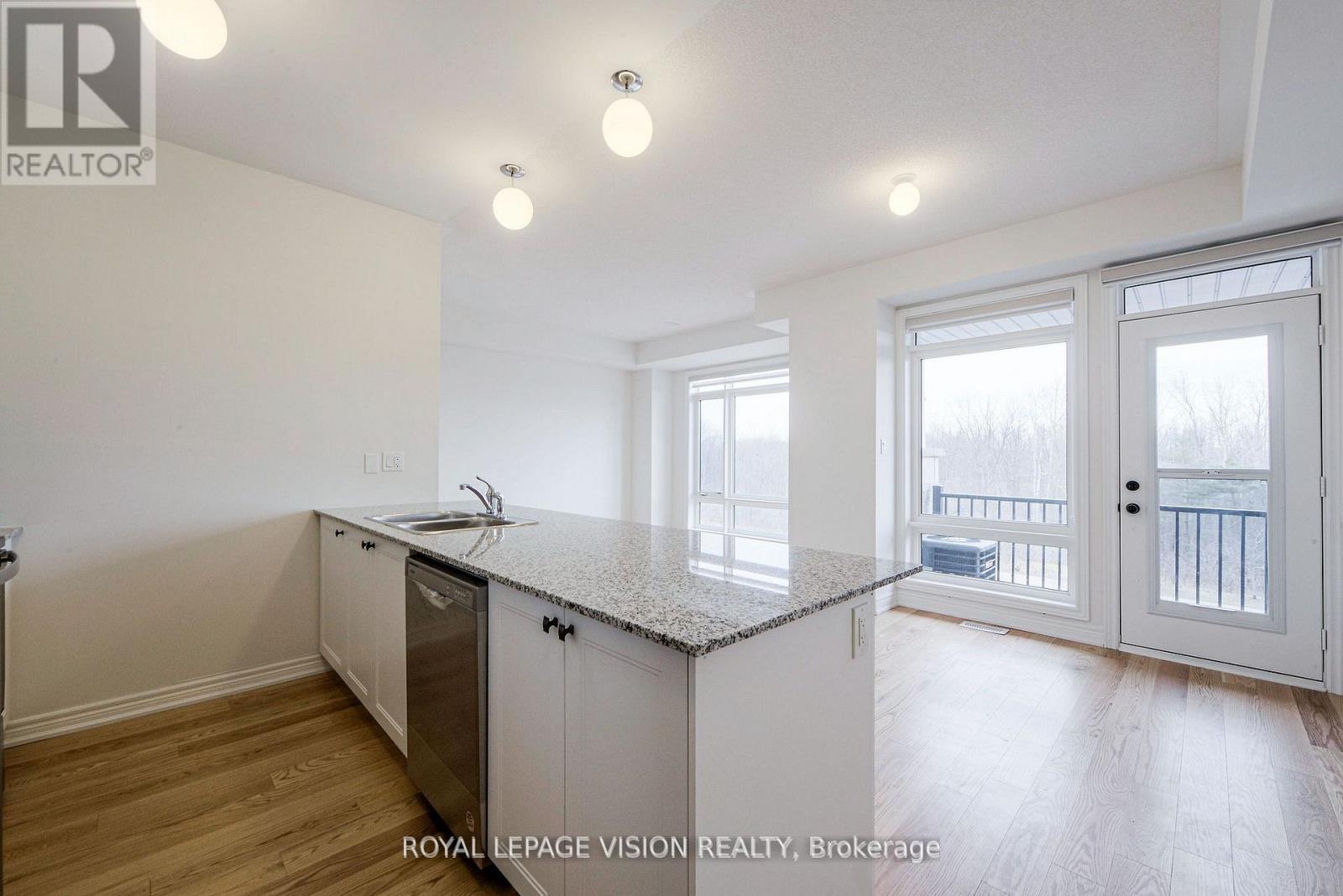 426 Salem Road S, Ajax, ON - Indoor Photo Showing Kitchen With Double Sink