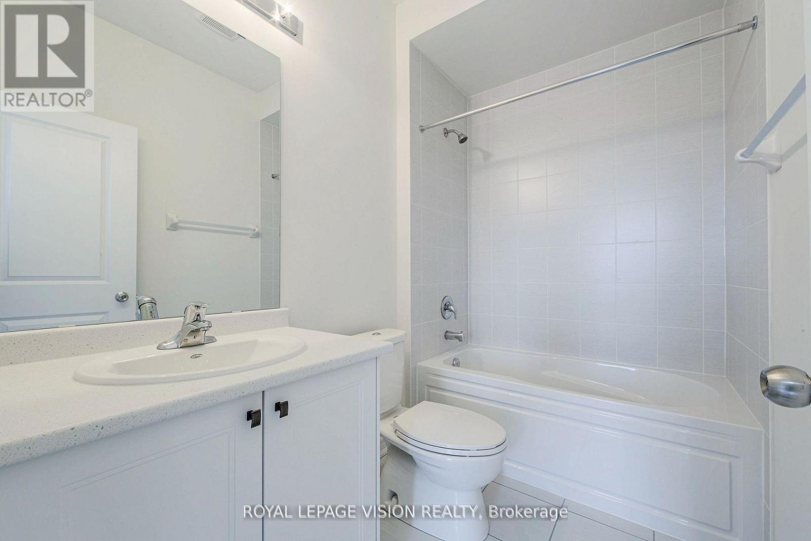 426 Salem Road S, Ajax, ON - Indoor Photo Showing Bathroom